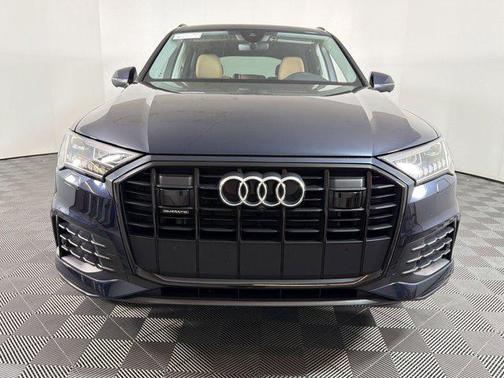 2023 Audi Q7 45 Premium Plus
