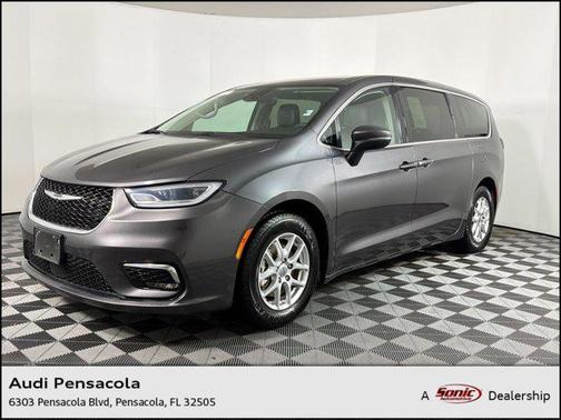 Granite Crystal Metallic Clearcoat 2023 Chrysler Pacifica Touring L