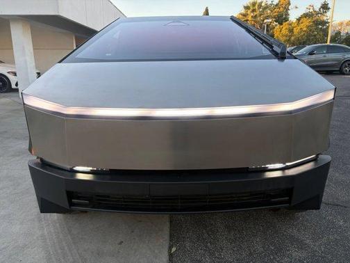 2024 Tesla Cybertruck Cyberbeast