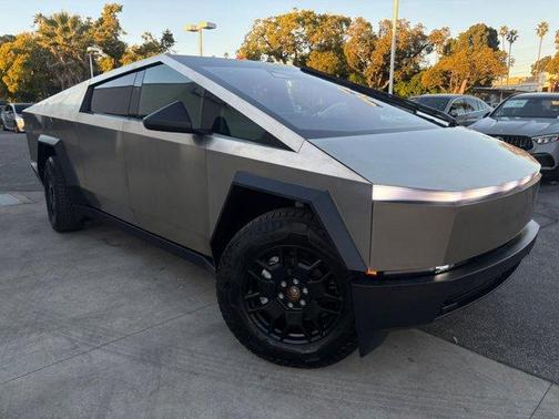2024 Tesla Cybertruck Cyberbeast