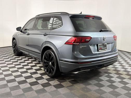 Platinum Gray Metallic 2021 Volkswagen Tiguan 2.0T SE R-Line Black