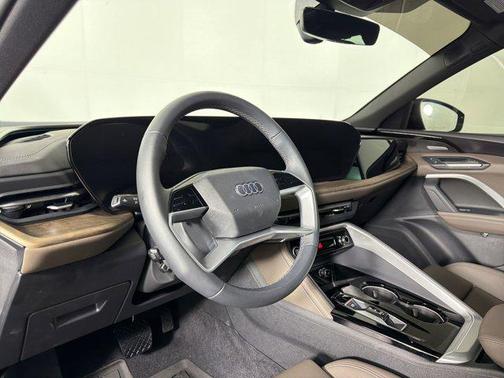 Mythos Black Metallic 2025 Audi Q5 Premium Plus TFSI quattro S tronic