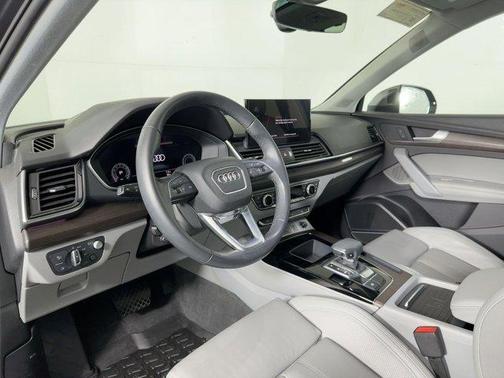 2023 Audi Q5 45 S line Prestige