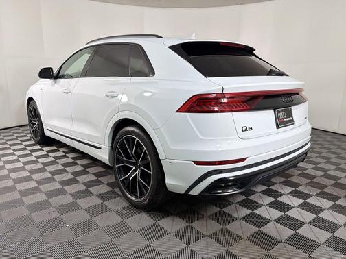 Glacier White Metallic 2022 Audi Q8 55 Prestige