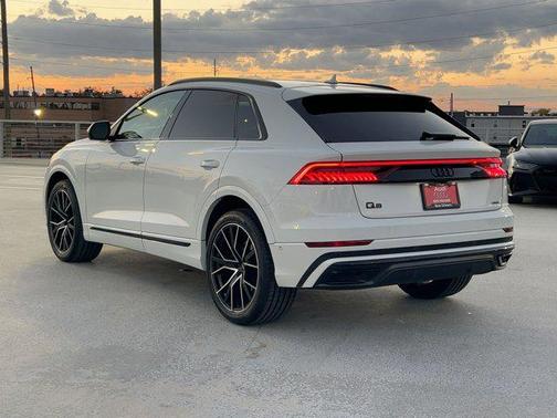 2022 Audi Q8 55 Prestige