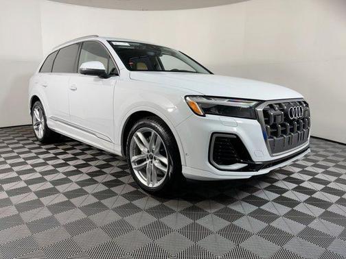 2025 Audi Q7 55 Premium Plus