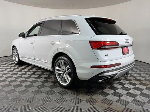 2025 Audi Q7 55 Premium Plus