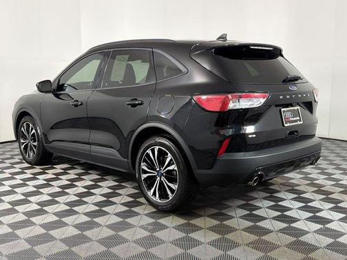 AGATE BLACK METALLIC 2022 Ford Escape SE