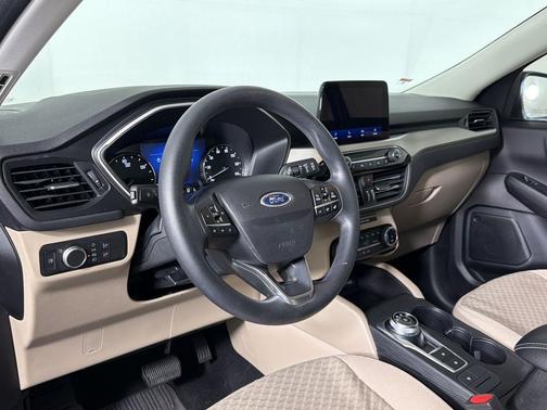 AGATE BLACK METALLIC 2022 Ford Escape SE