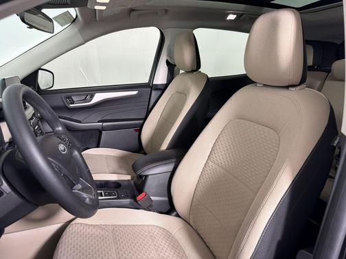 AGATE BLACK METALLIC 2022 Ford Escape SE