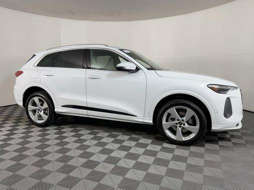 2025 Audi Q5 Premium Plus TFSI quattro S tronic