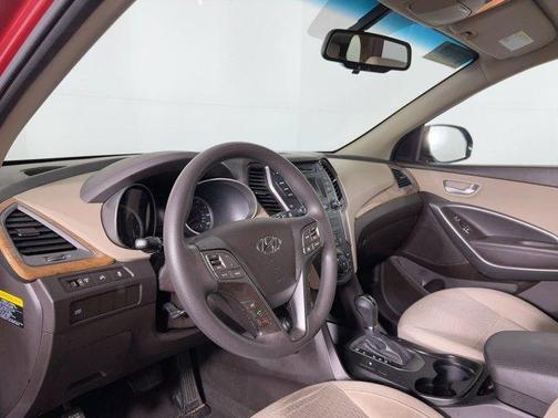 2016 Hyundai SANTA FE SE