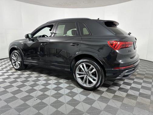 2025 Audi Q3 Premium 45 TFSI S line quattro Tiptronic