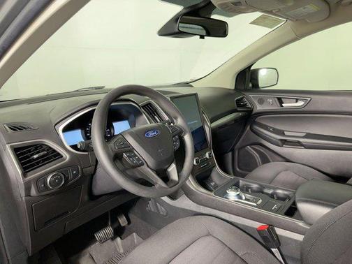 2021 Ford Edge SE