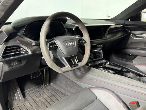 Mythos Black Metallic 2022 Audi RS e-tron GT quattro