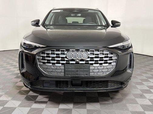 Mythos Black Metallic 2025 Audi Q5 Premium Plus TFSI quattro S tronic