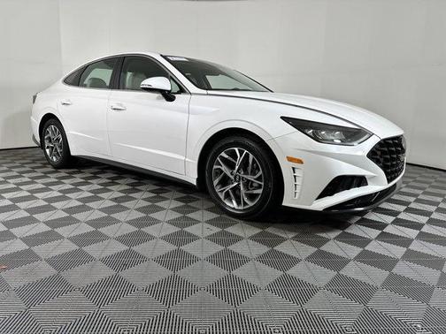 2022 Hyundai SONATA SEL