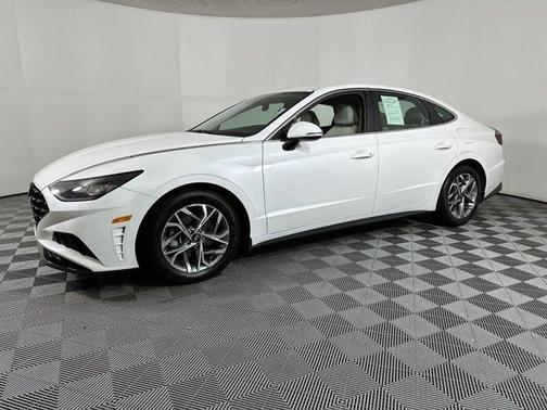 2022 Hyundai SONATA SEL
