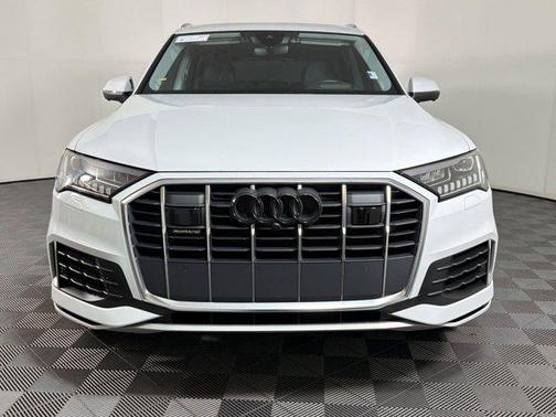 Glacier White Metallic 2023 Audi Q7 55 Prestige