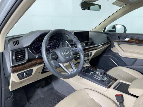 2020 Audi Q5 45 Premium Plus
