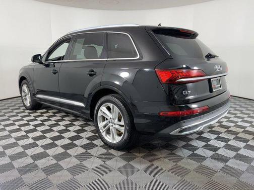 2020 Audi Q7 45 Premium Plus