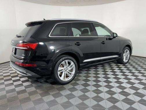 2020 Audi Q7 45 Premium Plus