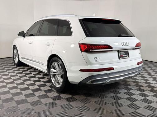 Carrara White 2021 Audi Q7 45 Premium Plus