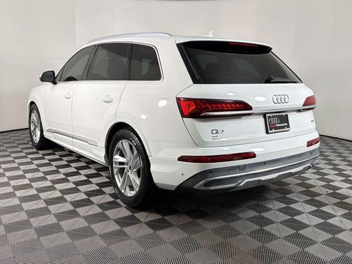Carrara White 2021 Audi Q7 45 Premium Plus