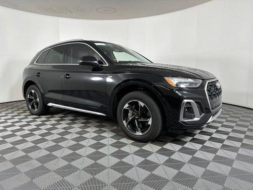 2023 Audi Q5 45 S line Premium