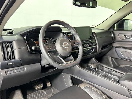 Super Black 2022 Nissan Pathfinder SL 2WD