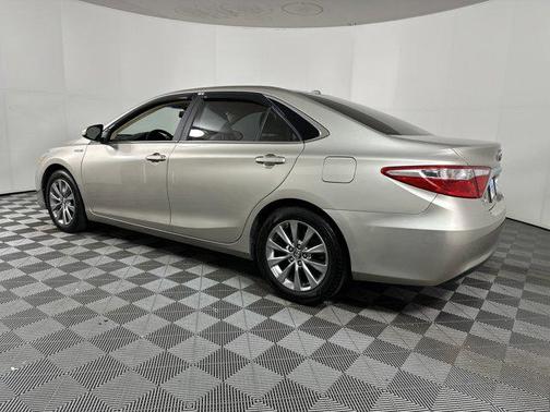 2016 Toyota Camry Hybrid LE