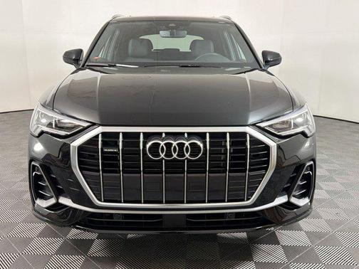 Mythos Black Metallic 2025 Audi Q3 Premium 45 TFSI S line quattro Tiptronic