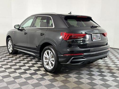 Mythos Black Metallic 2025 Audi Q3 Premium 45 TFSI S line quattro Tiptronic