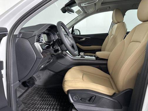 2025 Audi Q7 45 Premium Plus