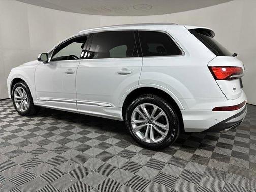 2025 Audi Q7 55 Premium Plus