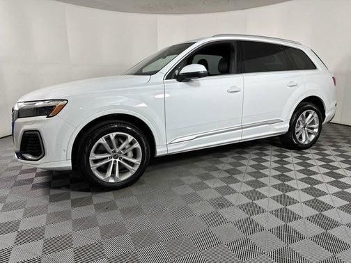 2025 Audi Q7 55 Premium Plus