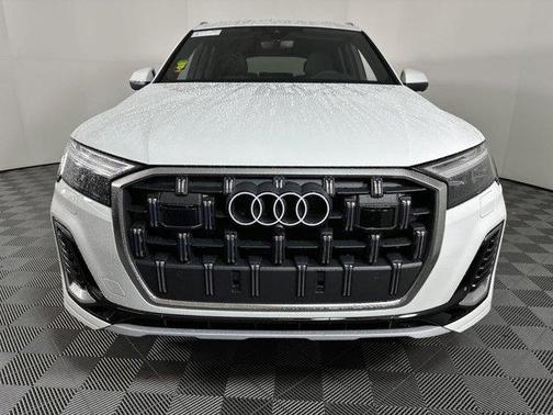 2025 Audi Q7 55 Premium