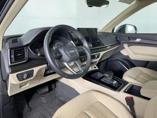 2022 Audi Q5 40 Premium