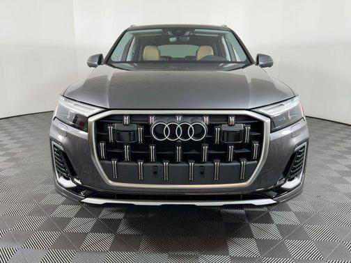 2025 Audi Q7 45 Premium Plus