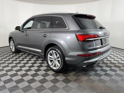 2025 Audi Q7 45 Premium Plus