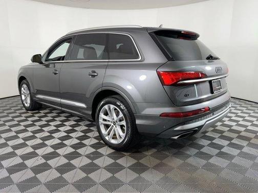 2025 Audi Q7 45 Premium Plus