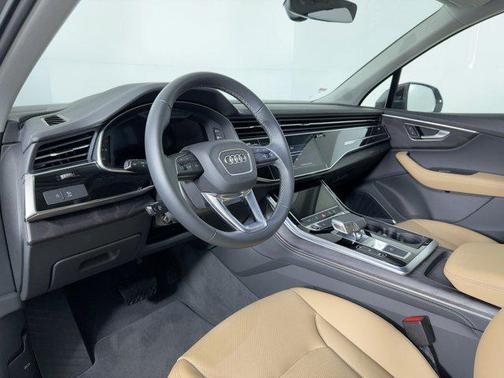 2025 Audi Q7 45 Premium Plus