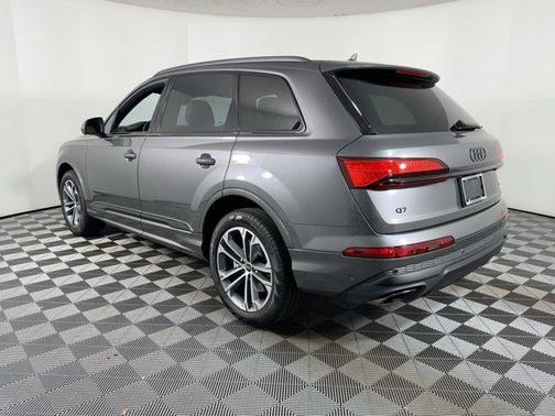 2025 Audi Q7 45 Premium