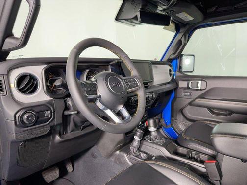 2024 Jeep Wrangler 4-Door Sahara 4x4