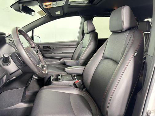 Platinum White Pearl 2025 Honda Odyssey Sport-L