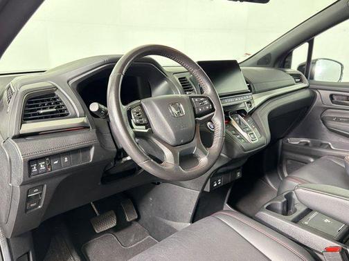Platinum White Pearl 2025 Honda Odyssey Sport-L