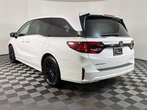 Platinum White Pearl 2025 Honda Odyssey Sport-L