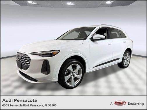 Glacier White Metallic 2025 Audi Q5 Premium Plus TFSI quattro S tronic