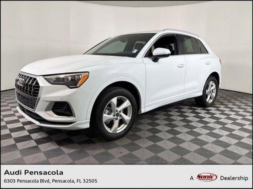 Glacier White Metallic 2022 Audi Q3 40 Premium