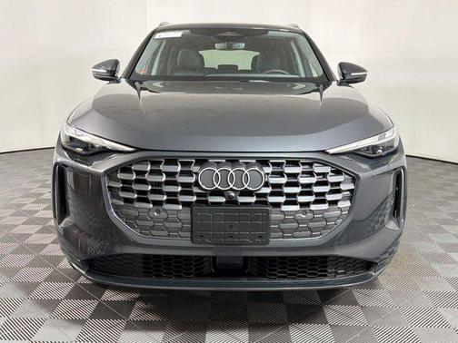 Tambora Gray Metallic 2025 Audi Q5 Premium TFSI quattro S tronic
